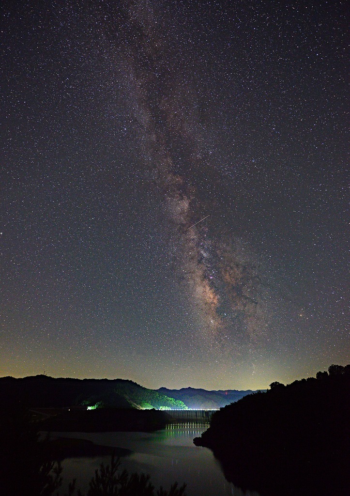 おろち湖と満天の星天の川